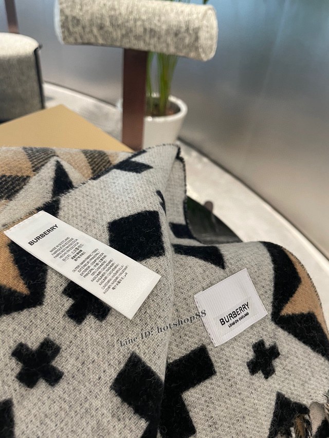 BURBERRY專櫃新款巴寶莉經典大格雙面提花羊絨圍巾 經典羊絨大格子披肩 mmyj1584